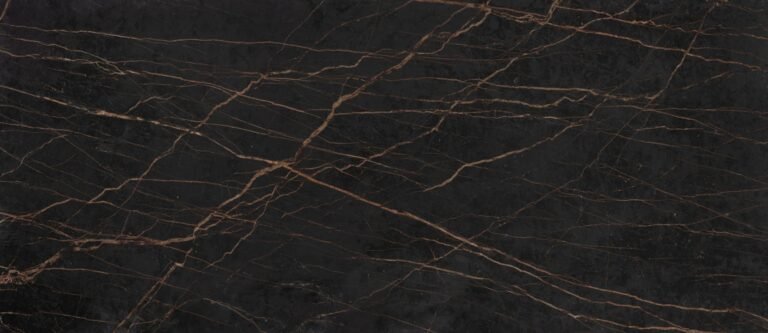 Laurent-banner